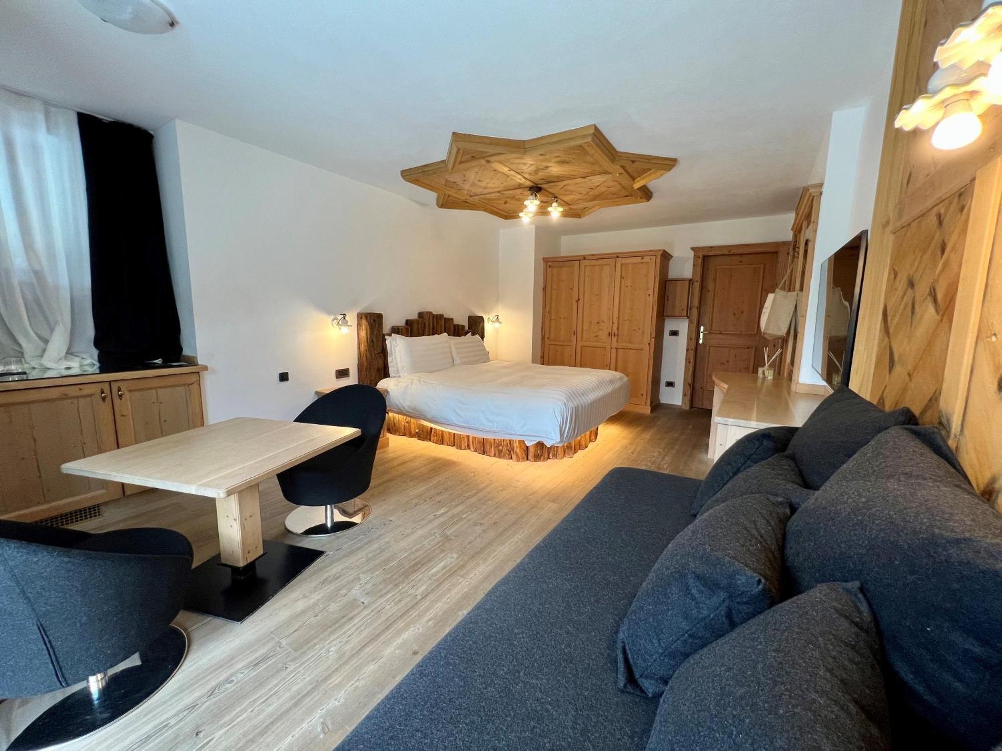 Hotel Chalet Al Foss Vermiglio Esterno foto A room at the Hotel