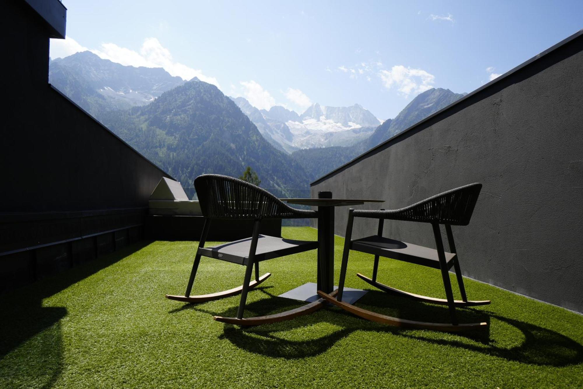 Hotel Chalet Al Foss Vermiglio Esterno foto The terrace