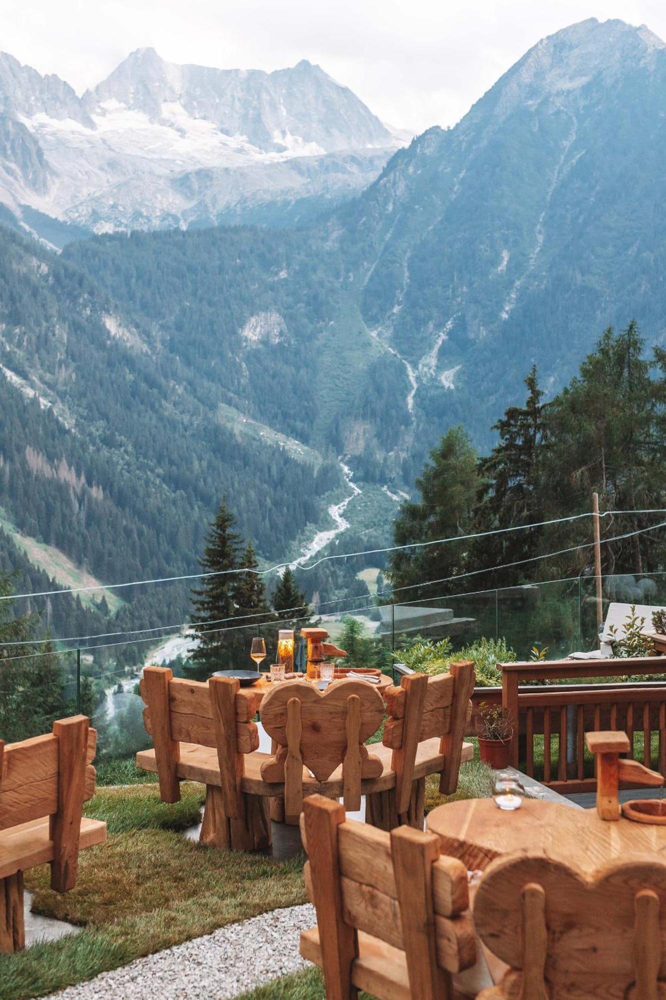 Hotel Chalet Al Foss Vermiglio Esterno foto View of the valley