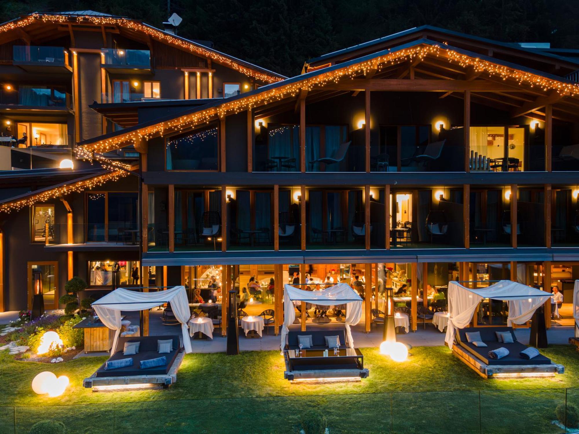 Hotel Chalet Al Foss Vermiglio Esterno foto The Hotel Axelmannstein