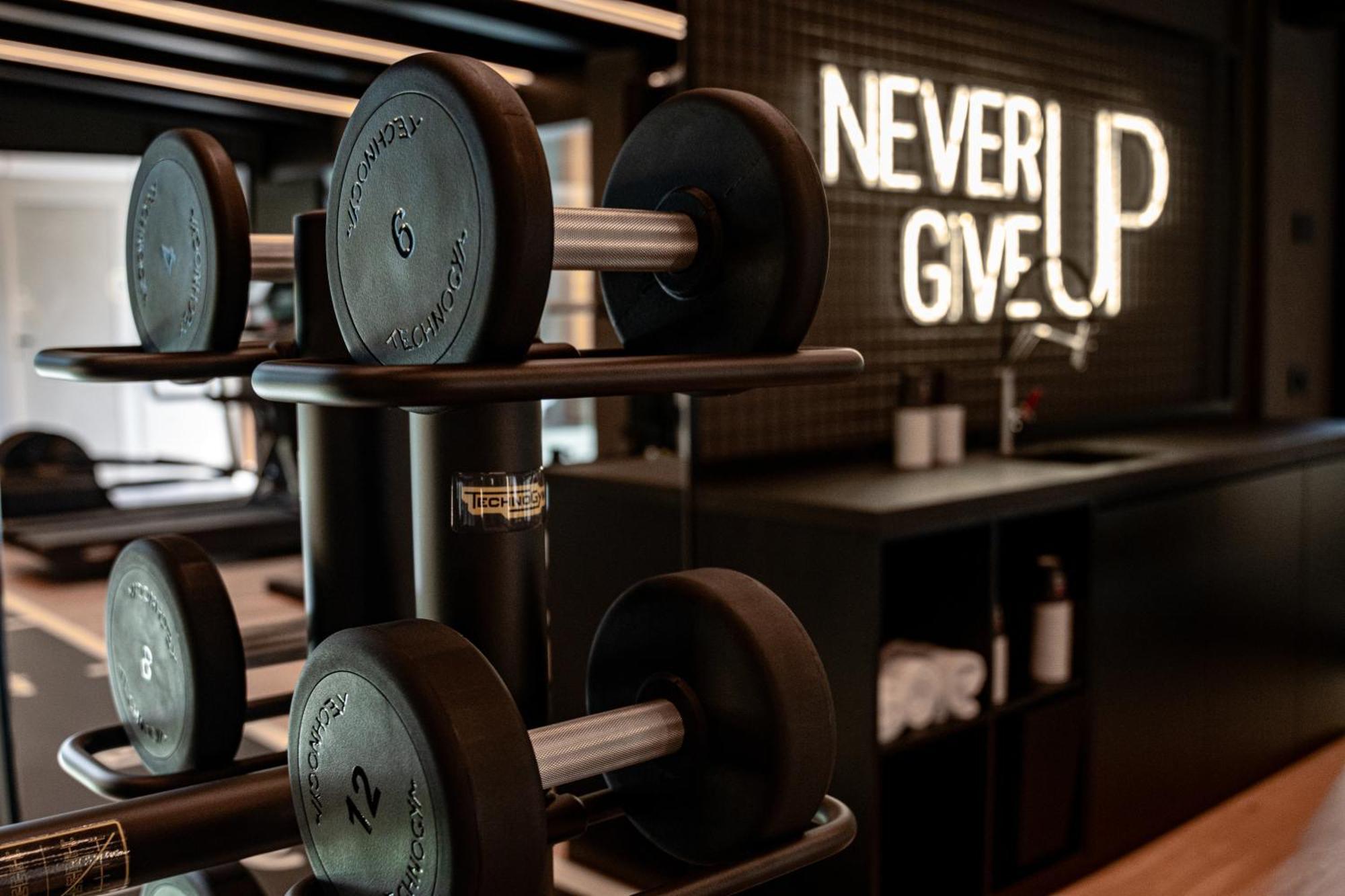 Hotel Chalet Al Foss Vermiglio Esterno foto The gym at the hotel